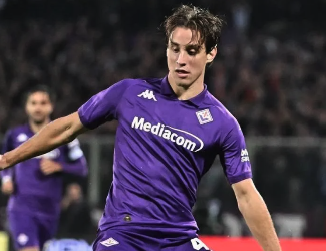 Doze dias após mal súbito, Bove, da Fiorentina, recebe alta do hospital