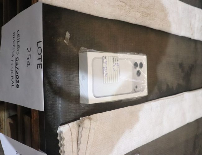 “Leilão da Receita Federal de São Paulo oferece iPhone 17 Pro Max por valor inicial de R$ 4.600”