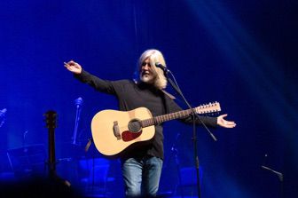 Oswaldo Montenegro desembarca em Brasília com o espetáculo “A Dança dos Signos” no Teatro Ulysses
