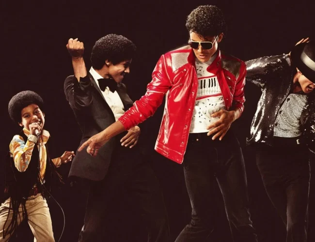 Produção de “Michael” enfrenta críticas por distorcer a trajetória do rei do pop, afirmam familiares e realizadores