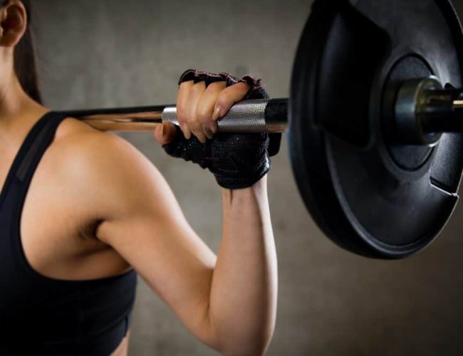 Treino cruzado: Musculação e HIIT favorecem hipertrofia, mas limitam aumento de força máxima, revela pesquisa da USP