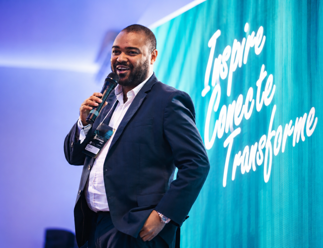 Aos 30 anos, Adriel Brendown intensifica pré-campanha a deputado federal com agenda em 23 cidades da Bahia