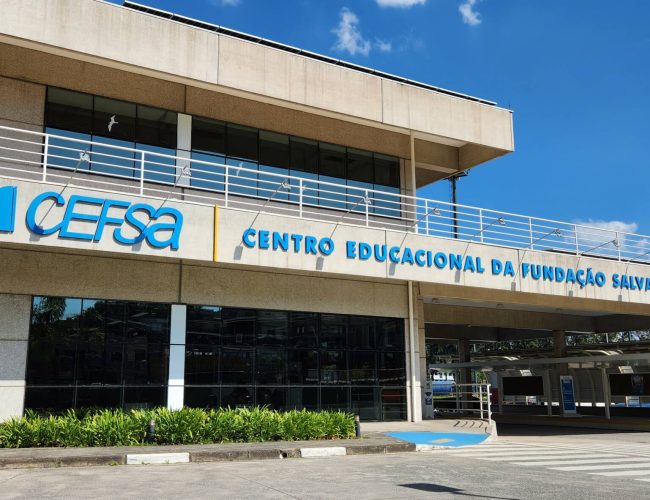 Salvador Arena oferece oportunidades em cursos técnicos gratuitos de informática e mecânica