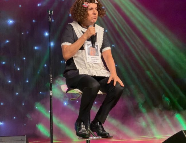Tom Cavalcante e Nelson Freitas prometem risadas em noite de comédia inédita em Brasília