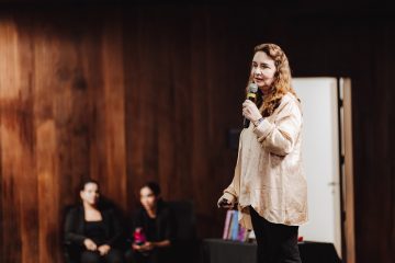 Lúcia Helena Galvão apresenta palestra sobre procrastinação, disciplina e superação emocional em Goiânia