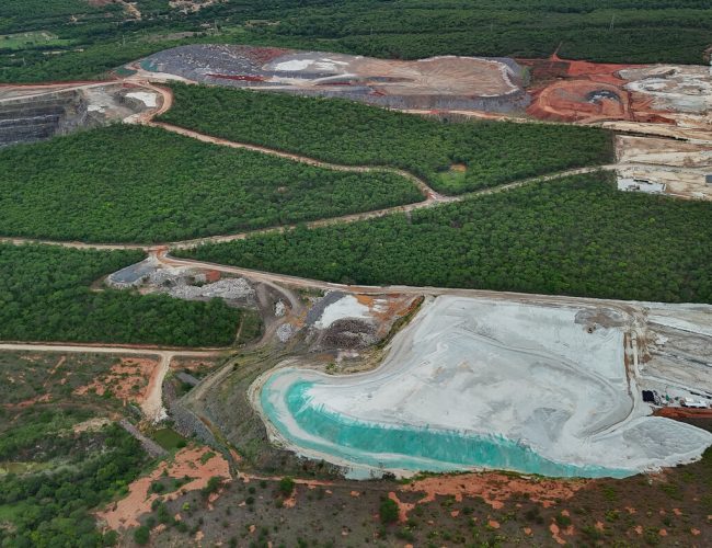 Negociações em Segredo no Senado Sobre Minerais Críticos Excluem Movimentos Sociais