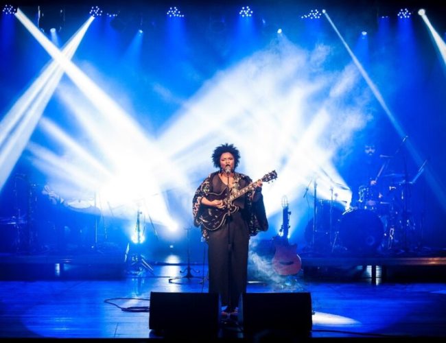 Ellen Oléria brilha no Sarau Secreto; descubra como participar!