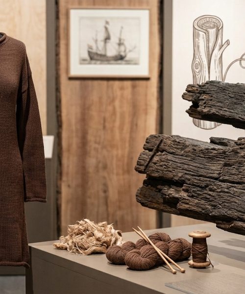 Vestido deslumbrante é criado a partir de relíquias de naufrágio de 300 anos na Finlândia