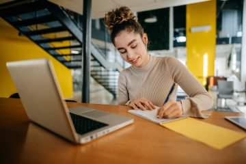 Feira em São Paulo disponibiliza mais de 200 oportunidades de trabalho e estágio para a juventude