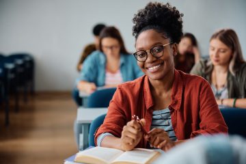 MOVER e Estácio oferecem cursos gratuitos com certificação inclusa