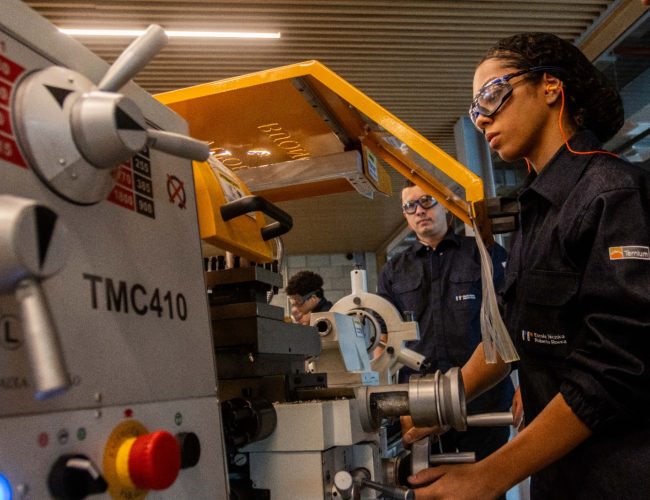 Terium disponibiliza bolsas integrais para cursos técnicos no Rio de Janeiro