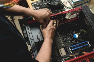 Kingston lança programa com 10 mil vagas para curso gratuito de montagem de computadores