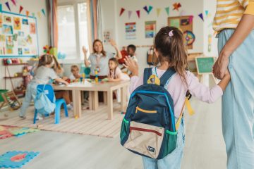 Colaboração entre pais e instituições de ensino pode suavizar o retorno às aulas