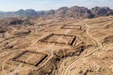 Acampamentos romanos ocultos há quase 2 mil anos são descobertos pelo Google Earth