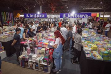 Bienal do Livro de Brasília apresenta Zeca Baleiro e Criolo, além de festival gratuito no Museu Nacional; confira a forma de garantir seu ingresso