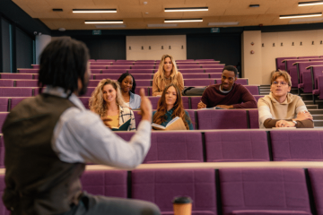 Dia do Estudante: 5 comportamentos universitários que impulsionam sua trajetória profissional