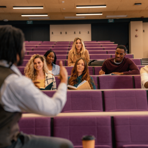 Dia do Estudante: 5 comportamentos universitários que impulsionam sua trajetória profissional