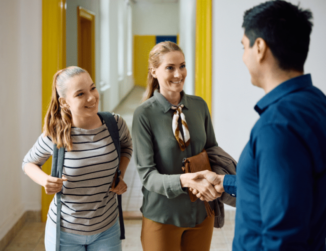 Como facilitar a adaptação de crianças e adolescentes durante a troca de escola no meio do ano: 5 orientações essenciais