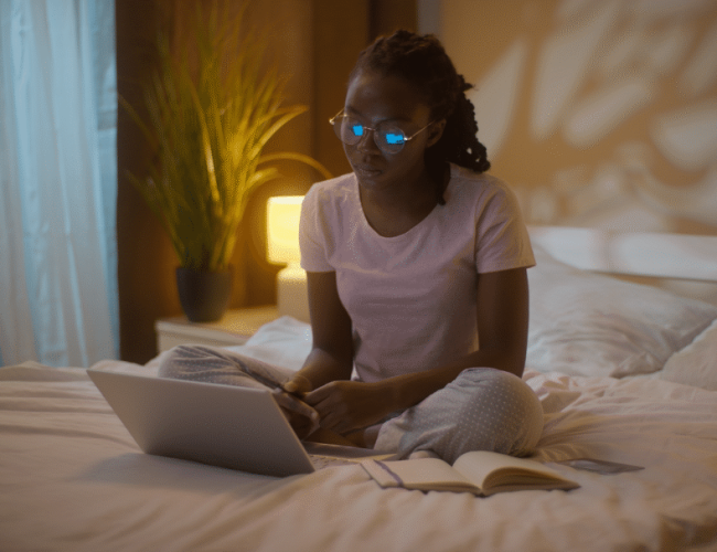 Os impactos do estudo noturno: um neurologista esclarece seus efeitos sobre o cérebro