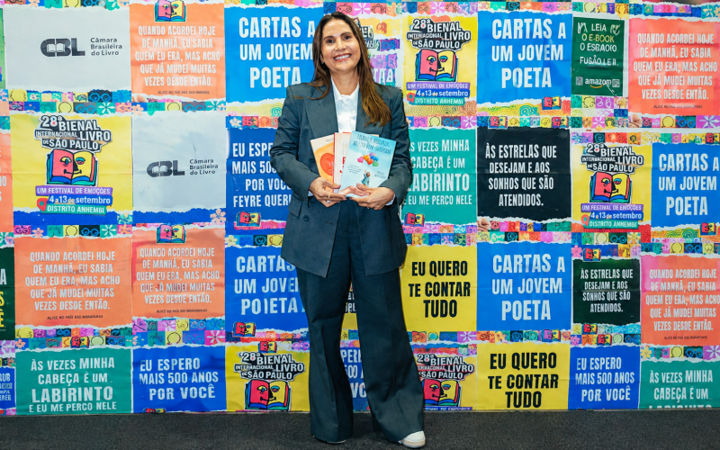 Em tempos de tantas telas, 760 mil pessoas escolhem os livros na Bienal de São Paulo